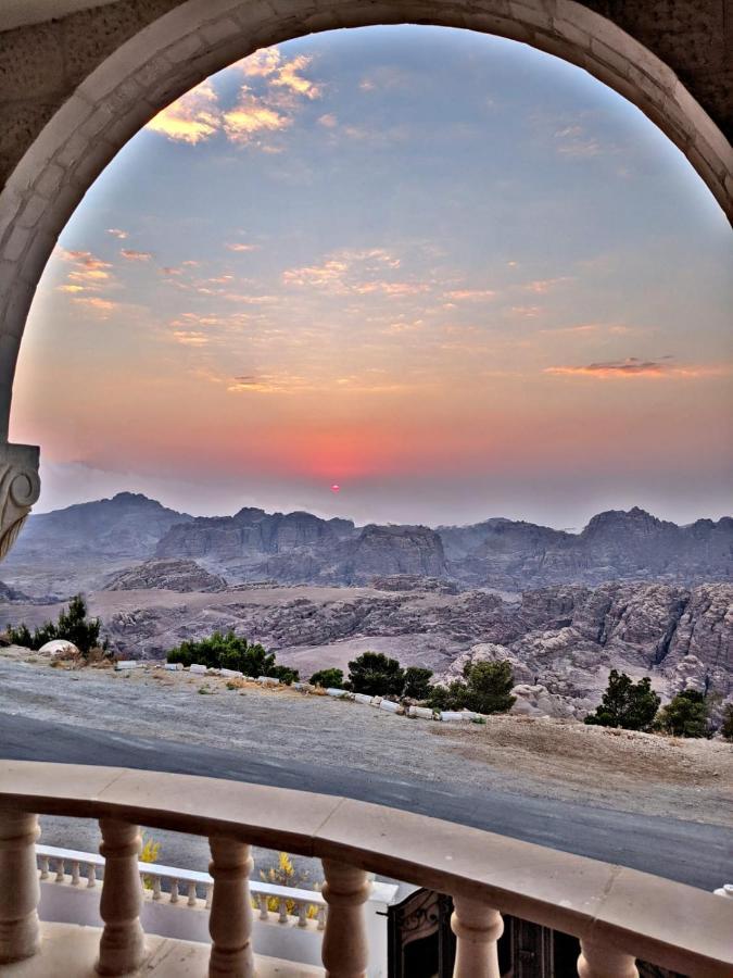 Relaxing Oasis Villa Wadi Musa Bagian luar foto